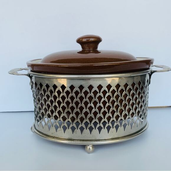 Antique Guernsey Cooking Ware Crock Pot with Footed Stand - Picture 5 of 16